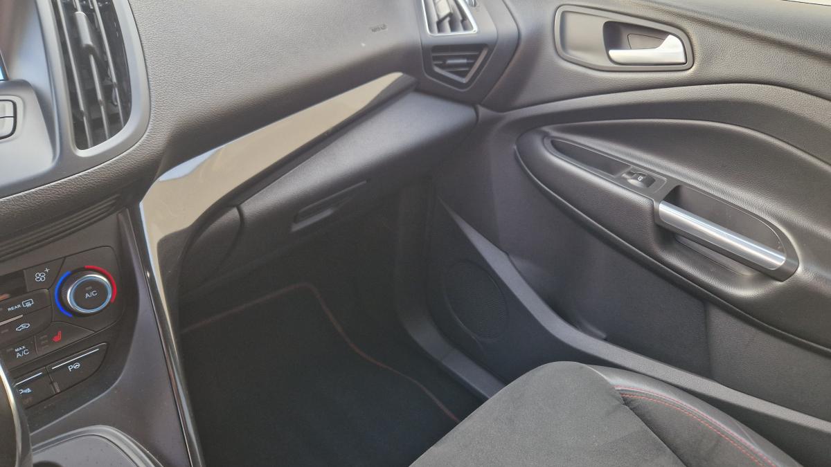 Ford Kuga 2.0 TDCI 180 CV 4WD Powershift ST-Line